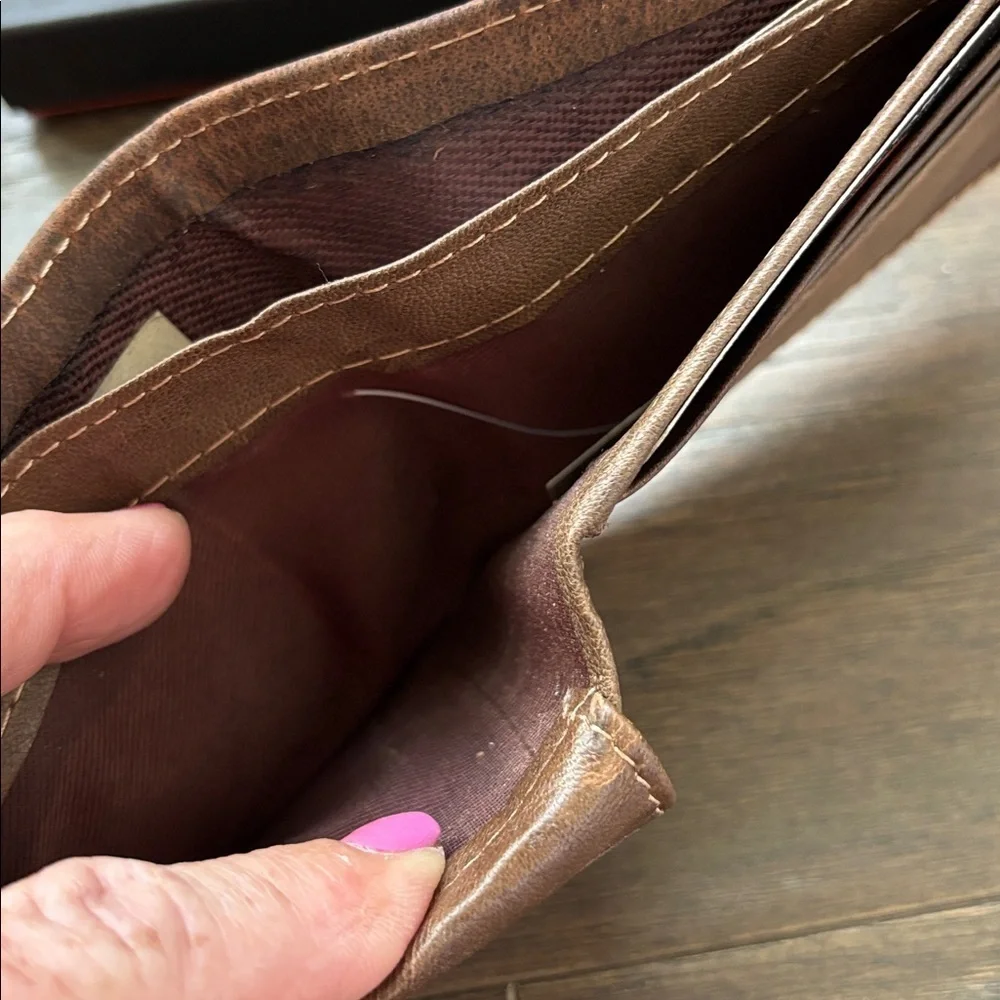 Ridge Mountain Genuine Leather bi-fold wallet,6 card,2 bill,1 ID & 2 other slots